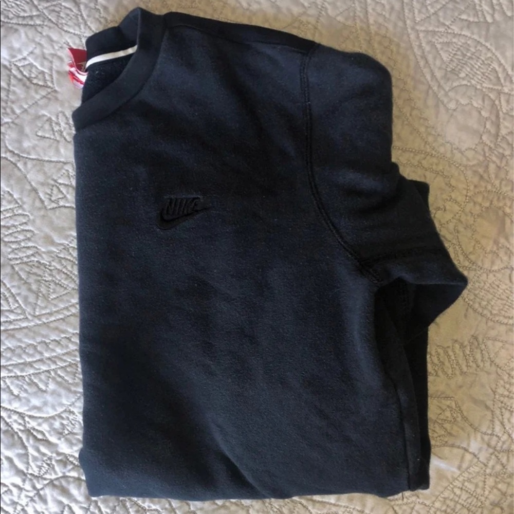 Nice crew neck